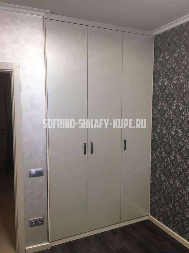 Распашные шкафы Софрино